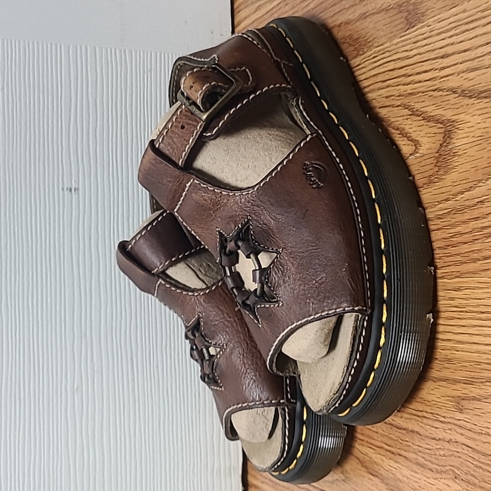 RARE MIE Y2K Dr Martens Vintage Sun Star Cut Sandals